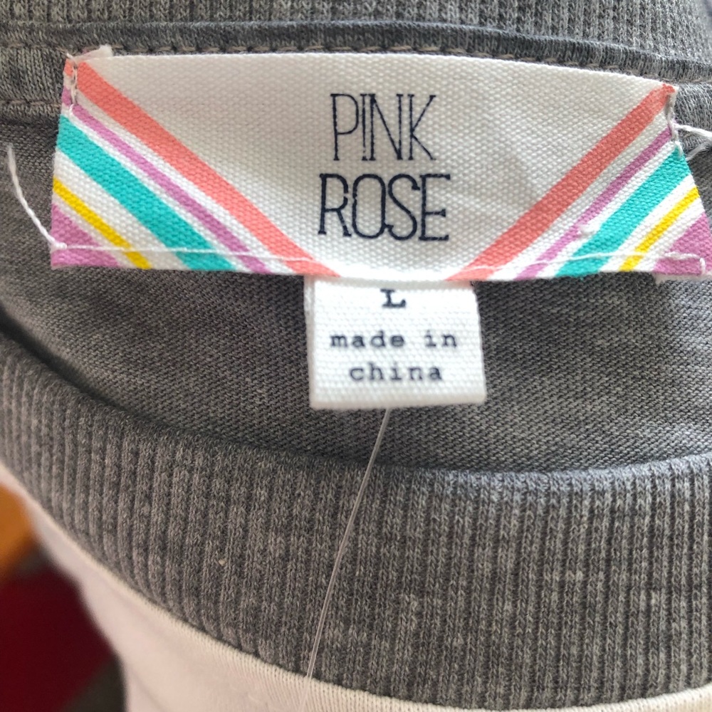 ❌SOLD❌NWT Pink Rose Top - Picture 3 of 4